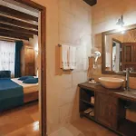 Lagania In Cave Hotell 5*