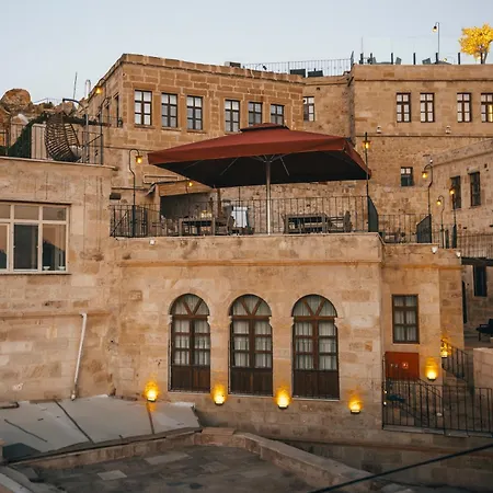 Lagania In Cave Hotel
