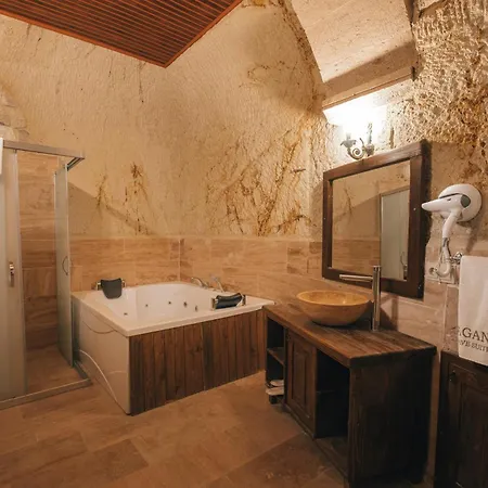 Lagania In Cave Hotel