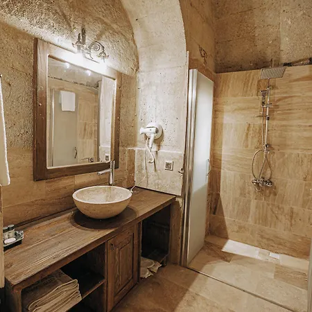 Lagania In Cave Hotel