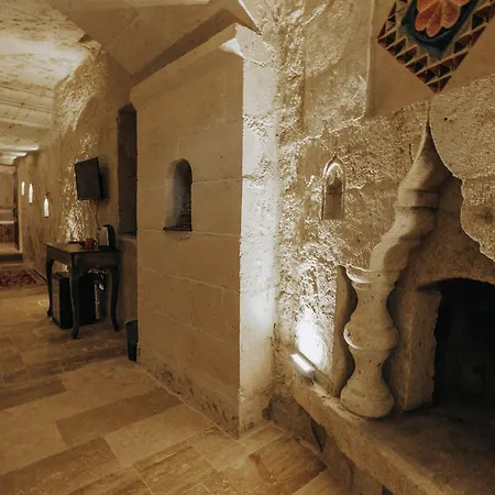 Lagania In Cave Hotel