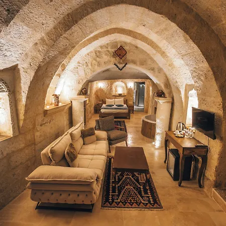 Lagania In Cave Hotel