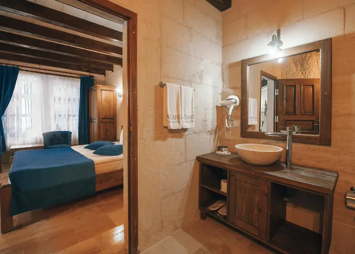 Lagania In Cave Hotel *